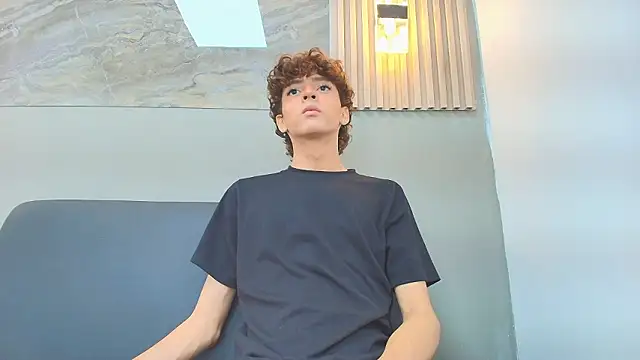 Snapshot of CRISS_ALLEN1 chatting on 02/05/26, 12:43 CRISS ALLEN1 online show from 02/05/26, 12:43