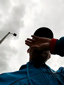 Fuegosutil online show from 12/04/25, 04:16