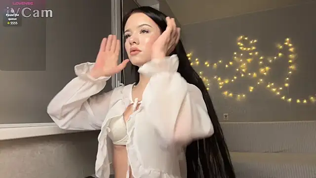 BeatriceMoonn online show from 11/27/25, 03:19