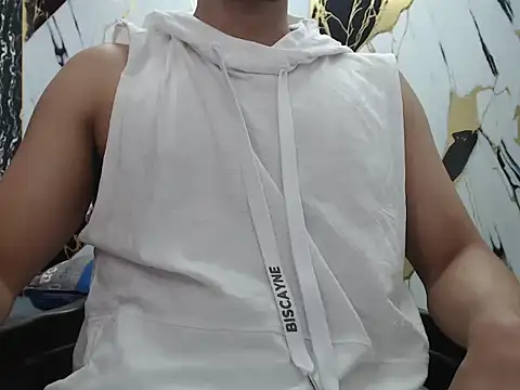simonm667 online show from 05/16/26, 07:34