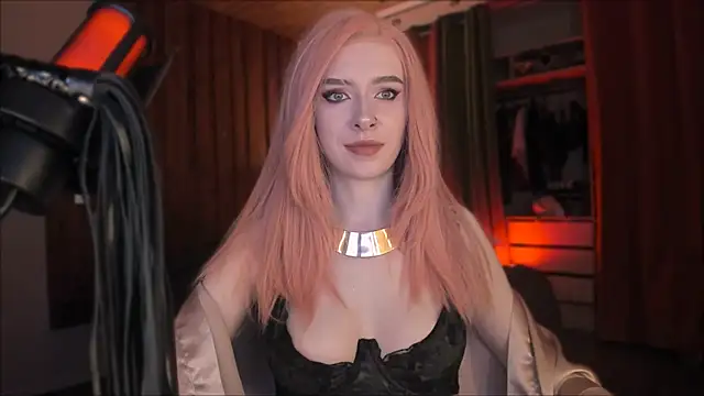 Mistress Iris online show from 12/04/25, 06:27