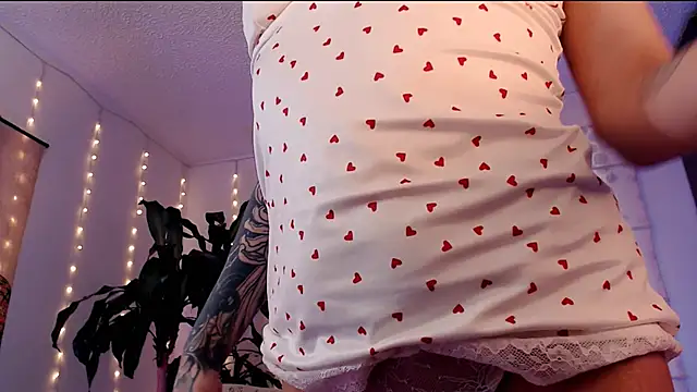 justmartina  online show from 02/23/26, 12:13