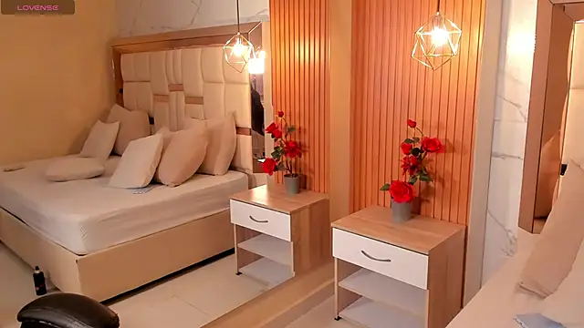 samantha quinnn online show from 12/22/25, 08:44