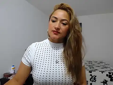 Snapshot of ximenaxcite19 chatting on 12/02/25, 12:21 ximenaxcite19 online show from 12/02/25, 12:21