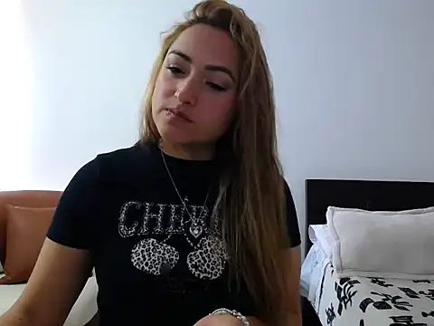 Snapshot of ximenaxcite19 chatting on 12/05/25, 01:09 ximenaxcite19 online show from 12/05/25, 01:09