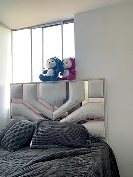 Snapshot of RedFox_Golden chatting on 11/27/25, 11:12 RedFox Golden online show from 11/27/25, 11:12