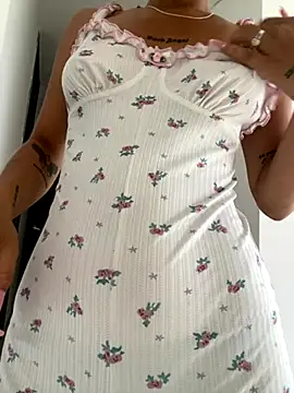 Snapshot of RedFox_Golden chatting on 12/03/25, 11:41 RedFox Golden online show from 12/03/25, 11:41