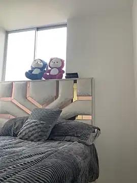 Snapshot of RedFox_Golden chatting on 12/05/25, 12:14 RedFox Golden online show from 12/05/25, 12:14