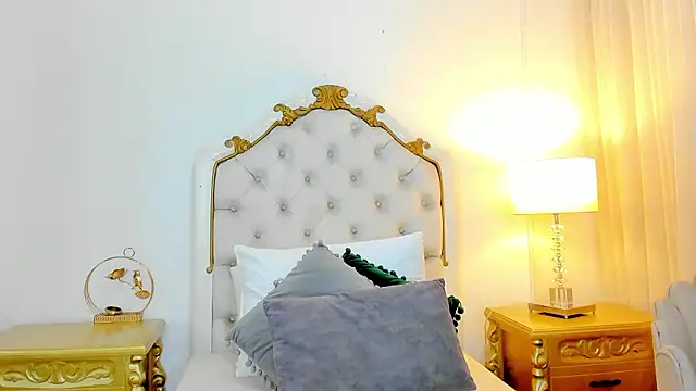 Snapshot of miss_vivienne chatting on 01/17/26, 03:00 miss vivienne online show from 01/17/26, 03:00