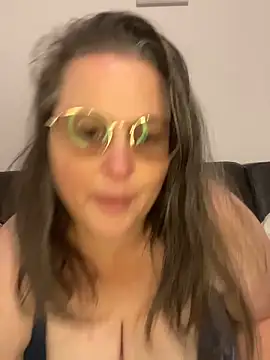 bea french curvy online show from 04/17/26, 07:28