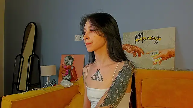 Snapshot of Ellen_Hops chatting on 12/04/25, 09:07 Ellen Hops online show from 12/04/25, 09:07