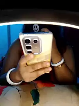 Snapshot of priya2098 chatting on 06/18/26, 05:50 priya2098 online show from 06/18/26, 05:50