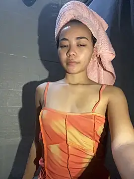 lilly delaney online show from 11/28/25, 09:12