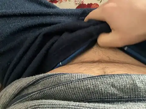 Snapshot of erdestruttor18 chatting on 03/16/26, 07:12 erdestruttor18 online show from 03/16/26, 07:12