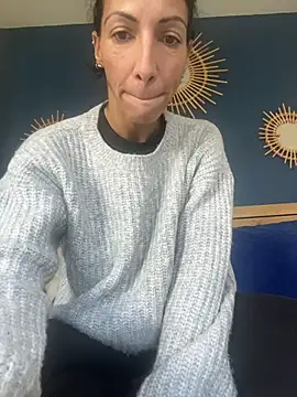 Soniaxxx31 online show from 11/27/25, 12:18