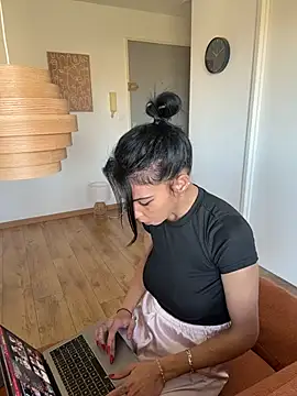 Soniaxxx31 online show from 02/03/26, 10:42