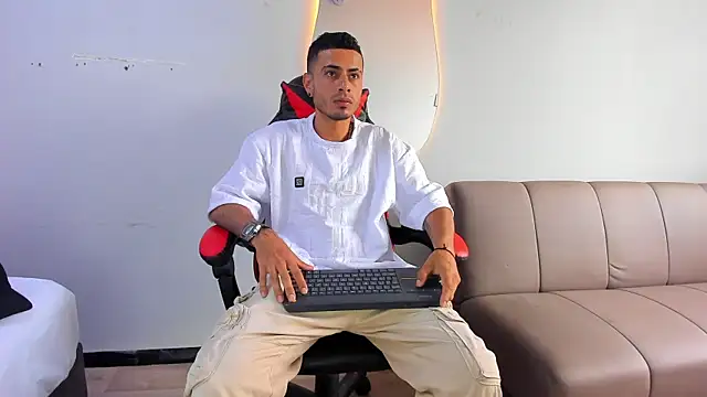 MatthewCullen online show from 12/17/25, 06:14