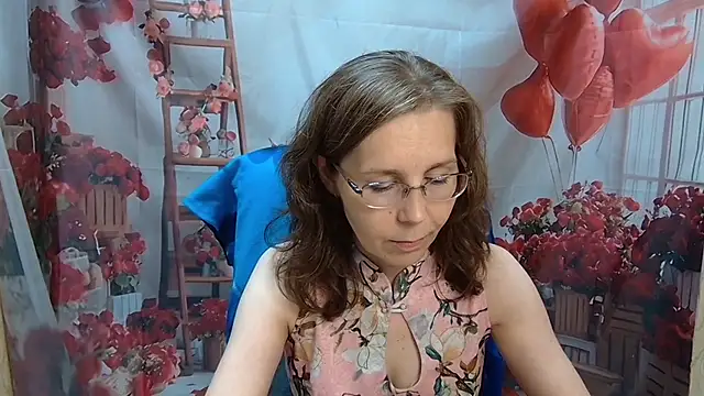 Snapshot of DaisyEdit chatting on 07/13/26, 11:35 DaisyEdit online show from 07/13/26, 11:35