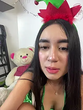 Snapshot of SiennaLorens chatting on 12/01/25, 04:01 SiennaLorens online show from 12/01/25, 04:01