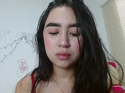 Snapshot of SiennaLorens chatting on 12/18/25, 02:56 SiennaLorens online show from 12/18/25, 02:56