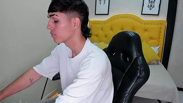 Ethan Jamees online show from 02/25/26, 07:23