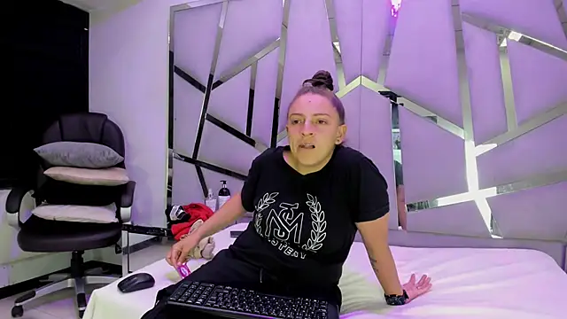 Alyssa Noah online show from 04/08/26, 03:17