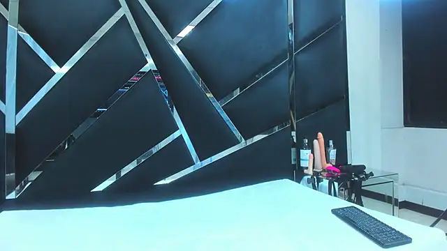 Alyssa Noah online show from 04/15/26, 03:02