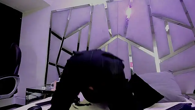 Alyssa Noah online show from 04/17/26, 05:10