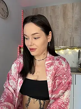 EvaNoirrr online show from 12/02/25, 06:19