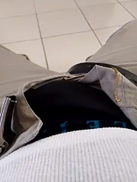 Snapshot of cristian112090 chatting on 11/20/25, 05:56 cristian112090 online show from 11/20/25, 05:56