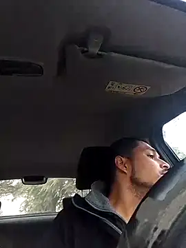 Snapshot of cristian112090 chatting on 11/28/25, 01:25 cristian112090 online show from 11/28/25, 01:25