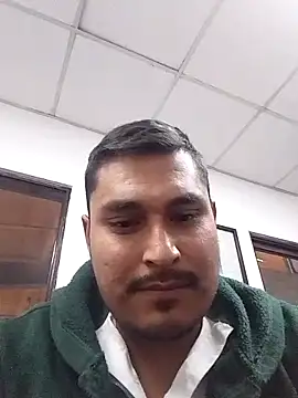 Snapshot of cristian112090 chatting on 01/05/26, 09:18 cristian112090 online show from 01/05/26, 09:18