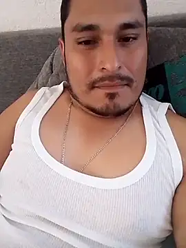 Snapshot of cristian112090 chatting on 01/16/26, 05:39 cristian112090 online show from 01/16/26, 05:39