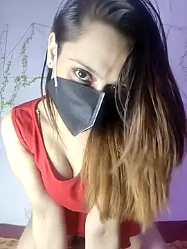 HONEY BEBS online show from 12/13/25, 08:47