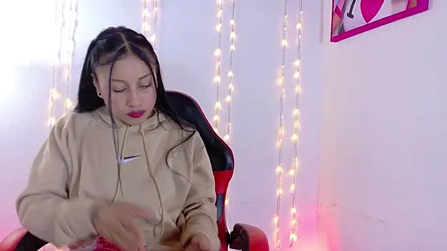 Snapshot of Taylor__Swiftt chatting on 01/08/26, 10:23 Taylor Swiftt online show from 01/08/26, 10:23