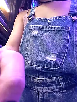 Snapshot of Taylor__Swiftt chatting on 02/13/26, 12:28 Taylor Swiftt online show from 02/13/26, 12:28