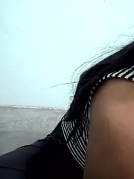 Zoyaa-Zubair online show from 04/18/26, 09:35