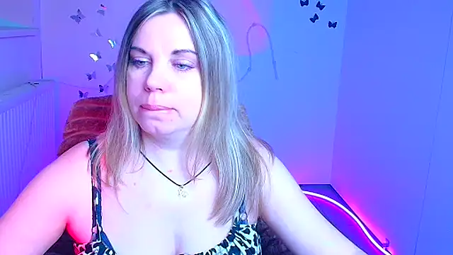 Amanda Swannn online show from 04/05/26, 05:59