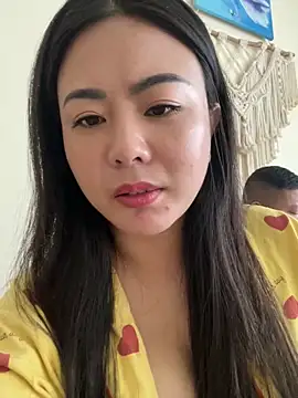 qiqi2000 online show from 12/03/25, 06:43