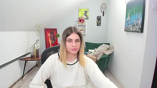 SarahOwenn online show from 11/28/25, 12:41