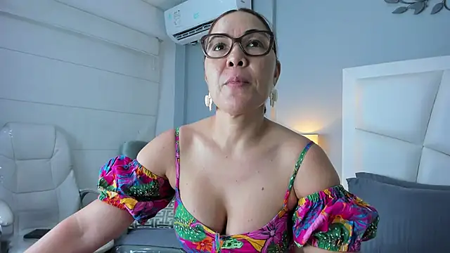 AnnaJaimes online show from 04/22/26, 11:50