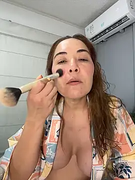 Snapshot of AnnaJaimes chatting on 06/03/26, 12:02 AnnaJaimes online show from 06/03/26, 12:02