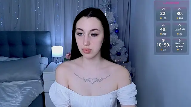 Snapshot of Miss__Linn chatting on 12/17/25, 08:31 Miss Linn online show from 12/17/25, 08:31