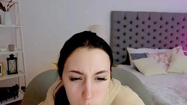 Snapshot of Miss__Linn chatting on 02/05/26, 02:43 Miss Linn online show from 02/05/26, 02:43