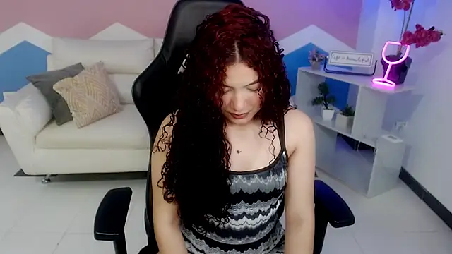 zahira1 online show from 02/07/26, 07:17