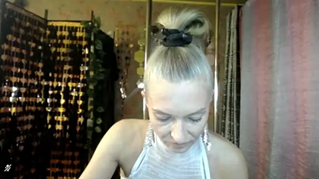 Snapshot of Soniakiss chatting on 07/28/26, 02:13 Soniakiss online show from 07/28/26, 02:13