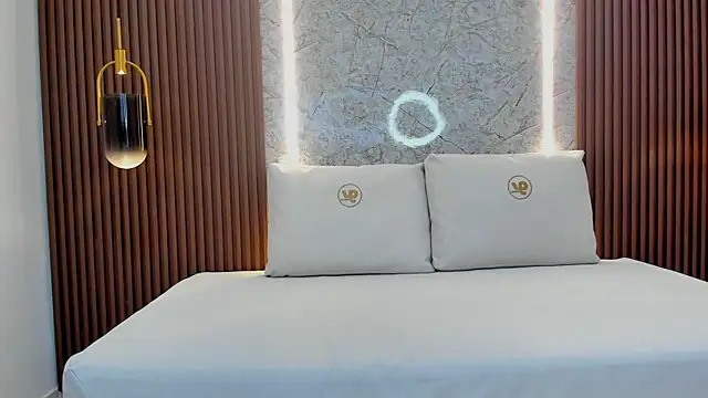 evony becker  online show from 12/04/25, 10:35