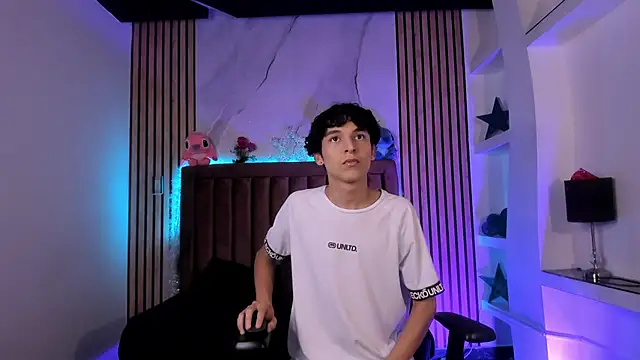 SthepanodiMonaco online show from 01/16/26, 10:25