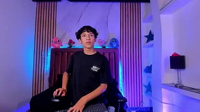 SthepanodiMonaco online show from 01/17/26, 10:02