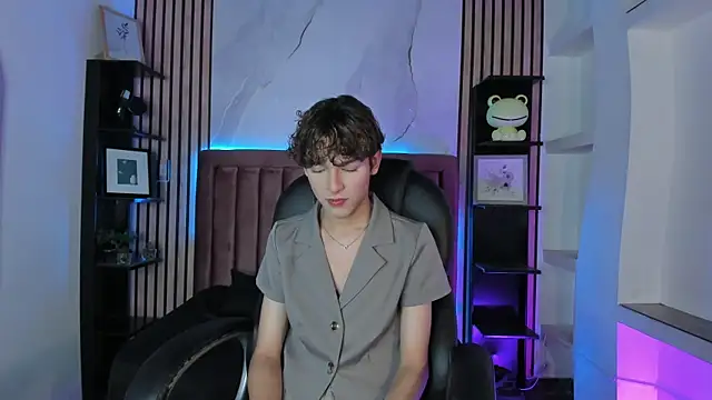 Snapshot of SthepanodiMonaco chatting on 07/26/26, 03:58 SthepanodiMonaco online show from 07/26/26, 03:58